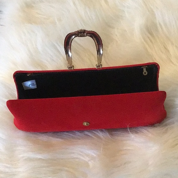 Clutch - Picture 3 of 6